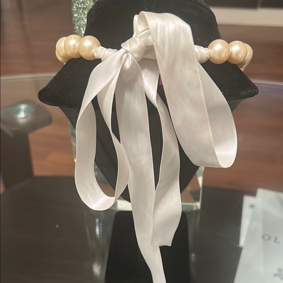 Elegant Cream Pearl Necklace!! Classy is never loud!! - Picture 4 of 4